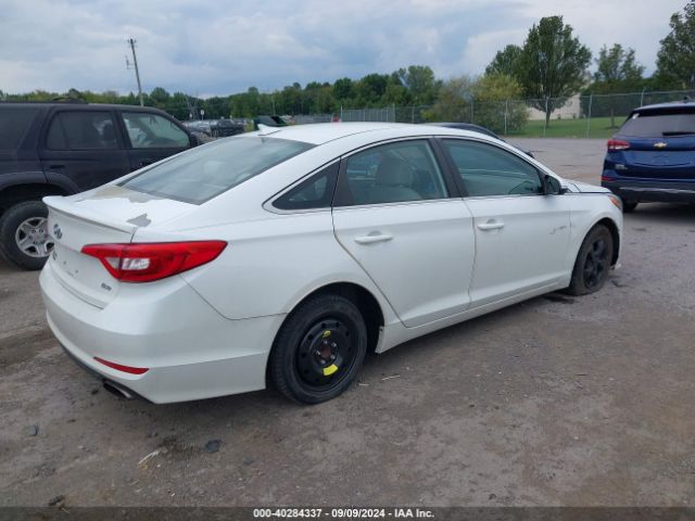 Photo 3 VIN: 5NPE24AA1FH131299 - HYUNDAI SONATA 