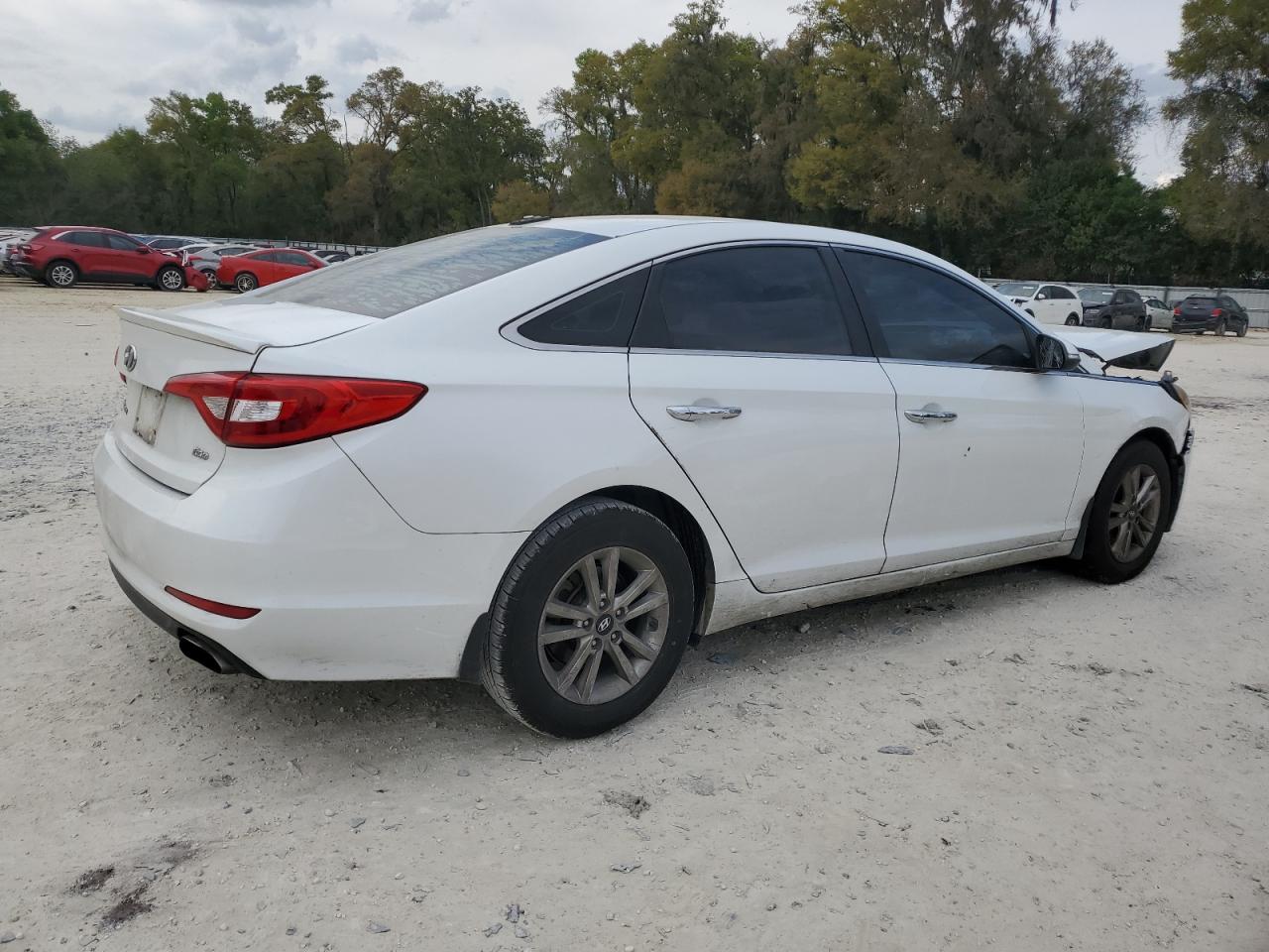 Photo 2 VIN: 5NPE24AA1FH157594 - HYUNDAI SONATA 