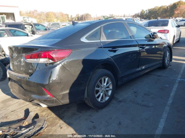 Photo 3 VIN: 5NPE24AA3JH718998 - HYUNDAI SONATA 