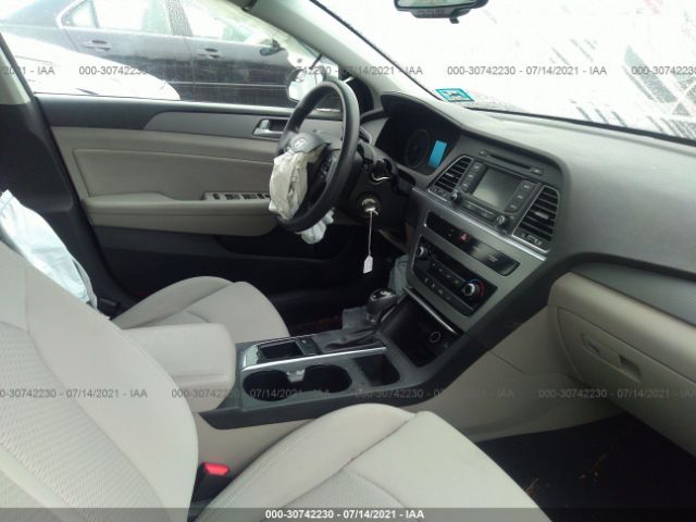 Photo 4 VIN: 5NPE24AA5FH117759 - HYUNDAI SONATA 