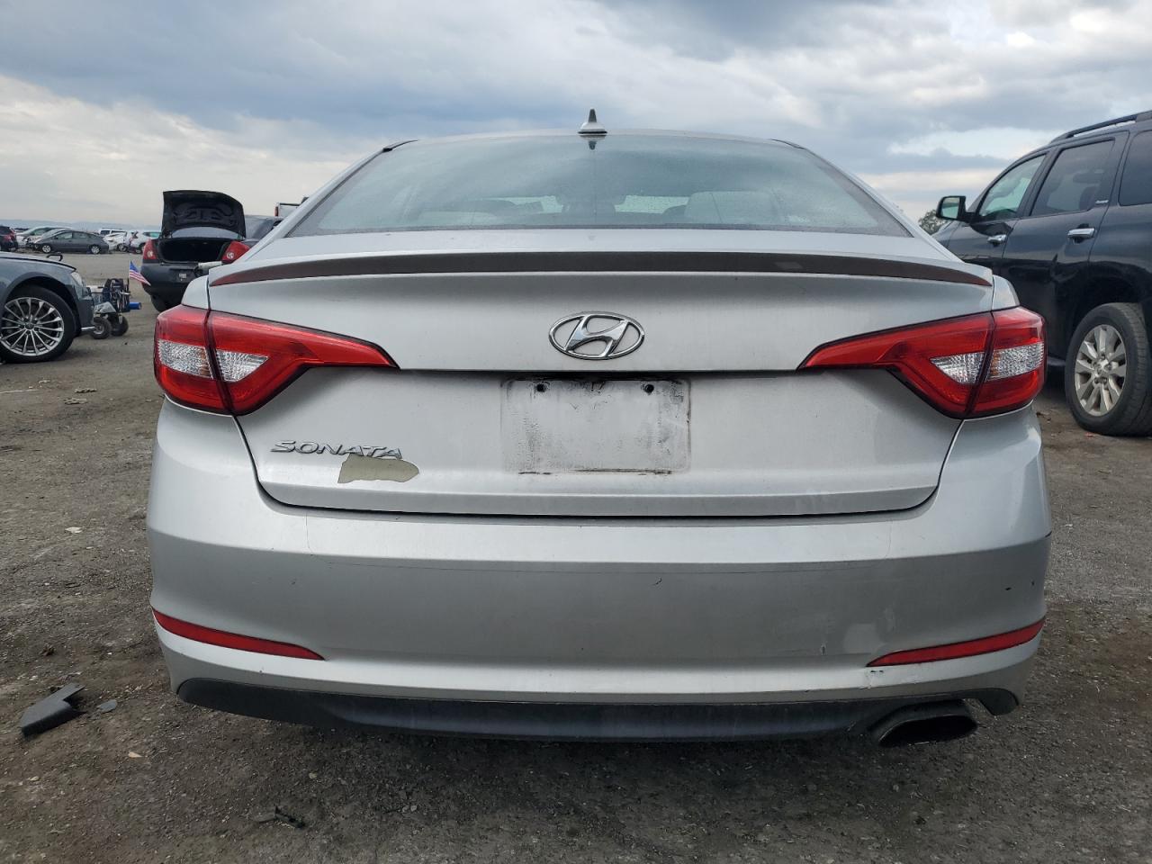 Photo 5 VIN: 5NPE24AA7GH427073 - HYUNDAI SONATA 