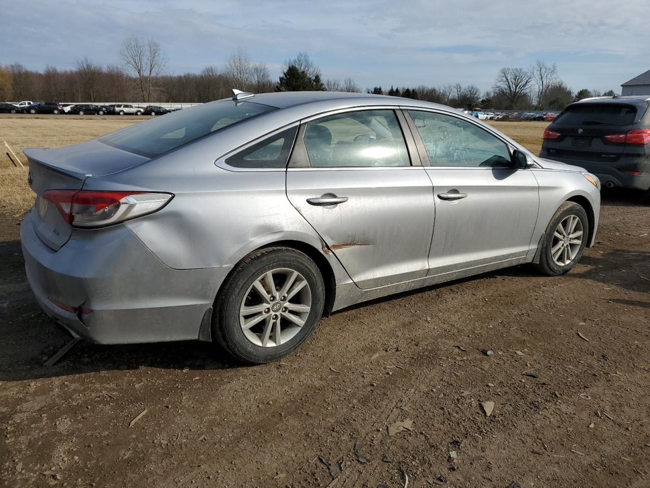 Photo 2 VIN: 5NPE24AA8FH181875 - HYUNDAI SONATA 