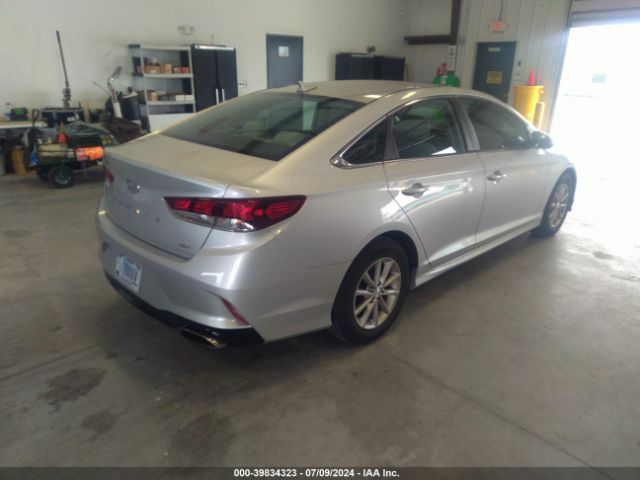 Photo 3 VIN: 5NPE24AA9JH707925 - HYUNDAI SONATA 