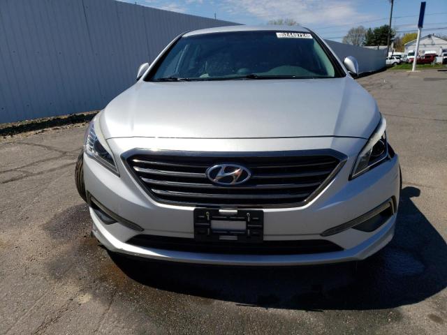 Photo 4 VIN: 5NPE24AAXGH427083 - HYUNDAI SONATA 