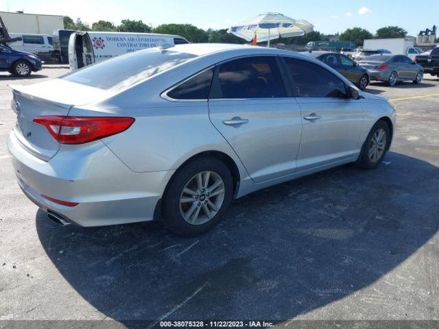 Photo 3 VIN: 5NPE24AF0FH010369 - HYUNDAI SONATA 