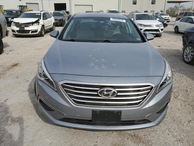 Photo 4 VIN: 5NPE24AF0FH015409 - HYUNDAI SONATA SE 