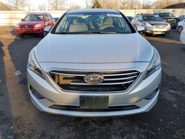 Photo 4 VIN: 5NPE24AF0FH155721 - HYUNDAI SONATA SE 