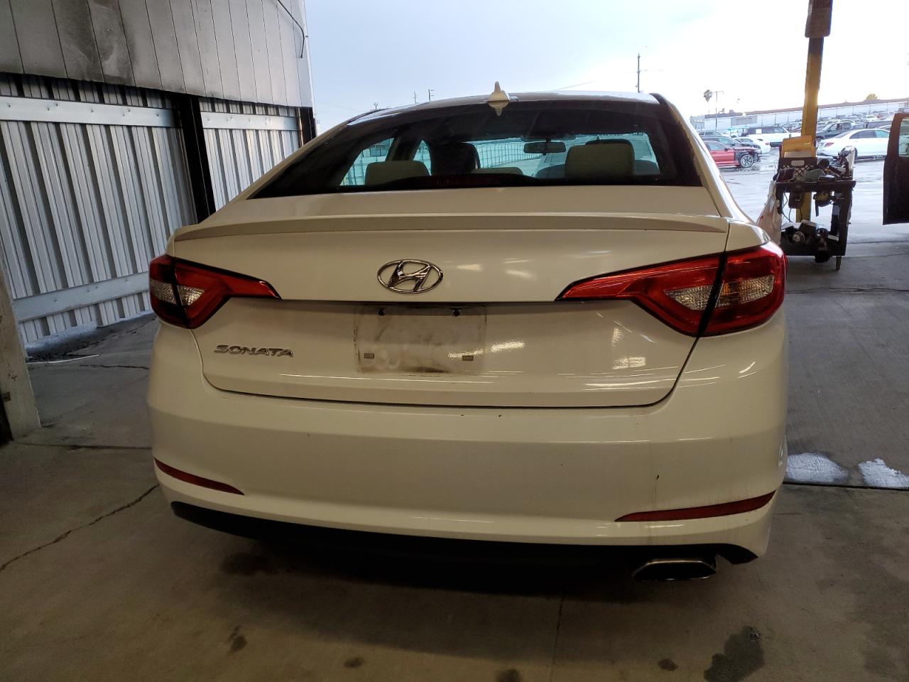 Photo 5 VIN: 5NPE24AF0FH186063 - HYUNDAI SONATA 