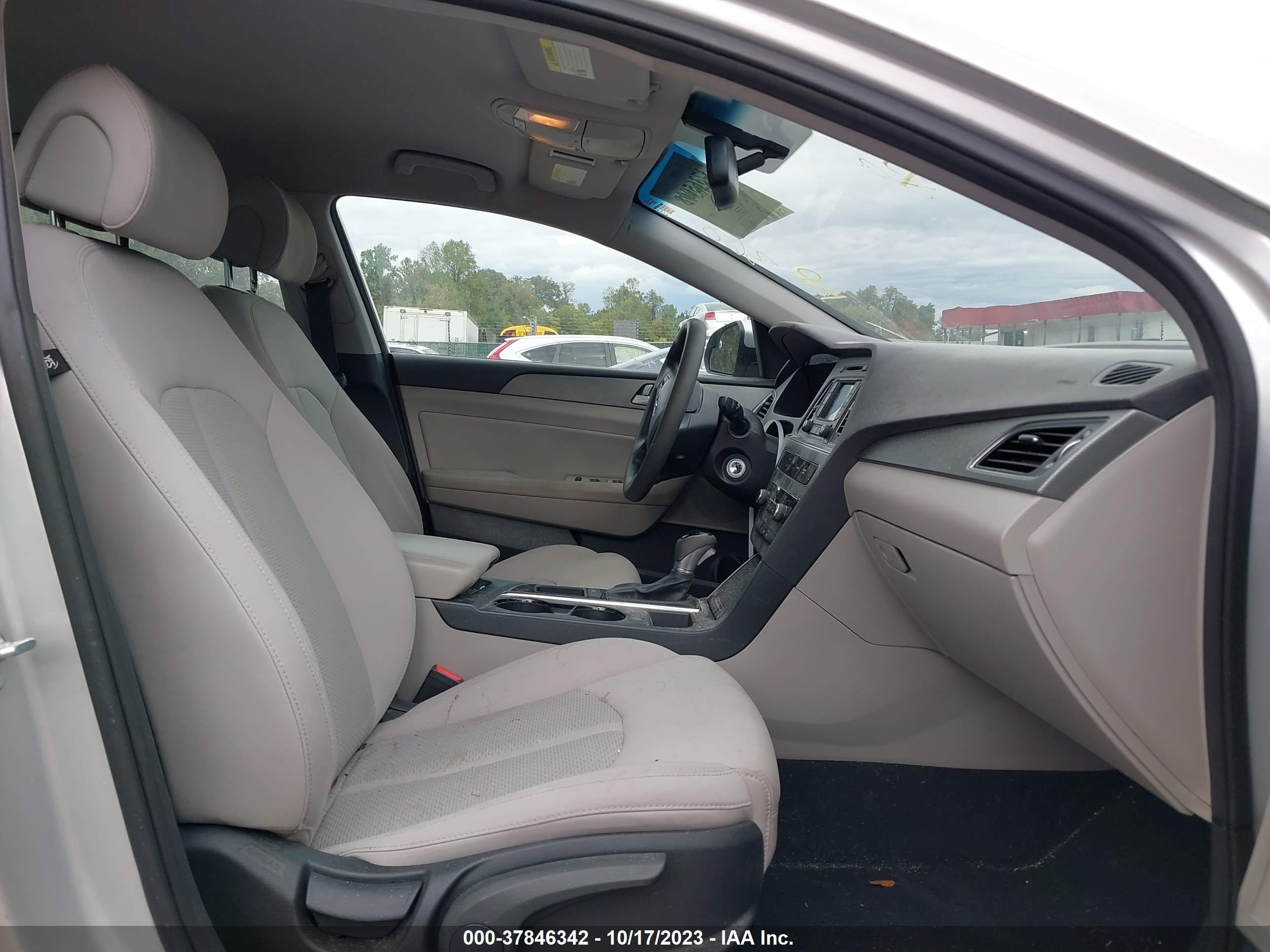 Photo 4 VIN: 5NPE24AF0FH201970 - HYUNDAI SONATA 