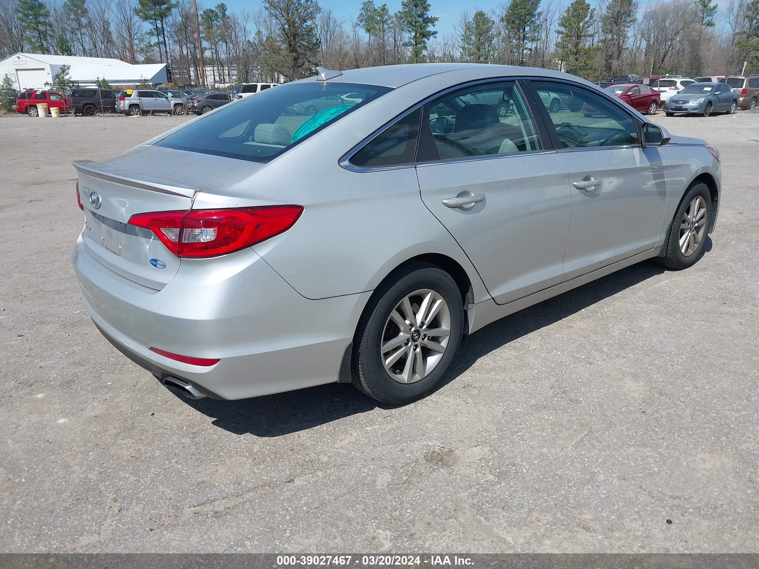 Photo 3 VIN: 5NPE24AF0FH221216 - HYUNDAI SONATA 