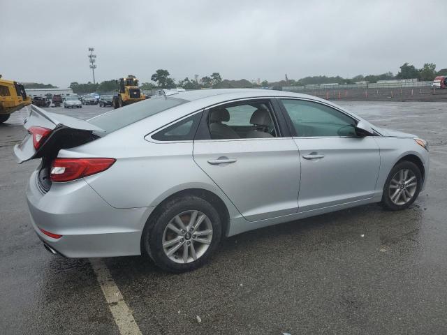 Photo 2 VIN: 5NPE24AF0FH224763 - HYUNDAI SONATA SE 