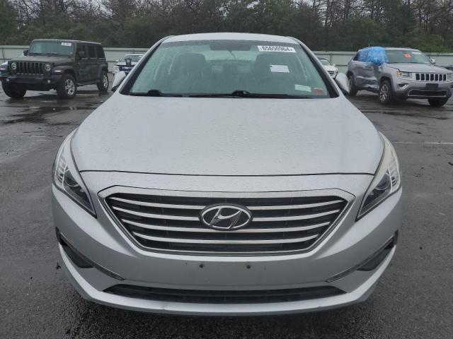 Photo 4 VIN: 5NPE24AF0FH224763 - HYUNDAI SONATA SE 