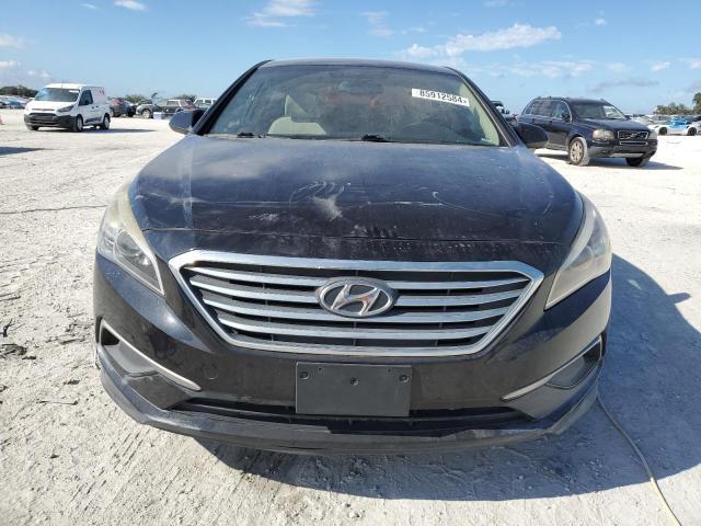 Photo 4 VIN: 5NPE24AF0GH280008 - HYUNDAI SONATA SE 