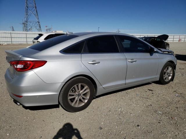 Photo 2 VIN: 5NPE24AF0GH285841 - HYUNDAI SONATA SE 