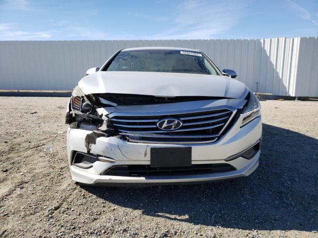 Photo 4 VIN: 5NPE24AF0GH285841 - HYUNDAI SONATA SE 