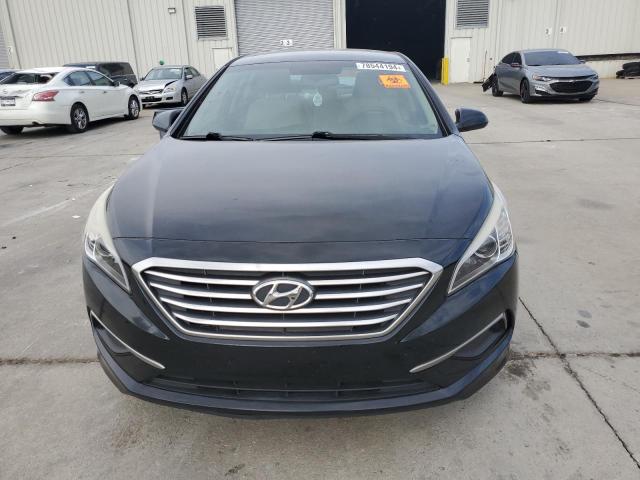 Photo 4 VIN: 5NPE24AF0GH288108 - HYUNDAI SONATA SE 