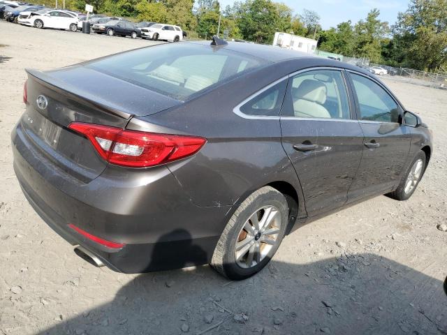 Photo 2 VIN: 5NPE24AF0GH304758 - HYUNDAI SONATA SE 