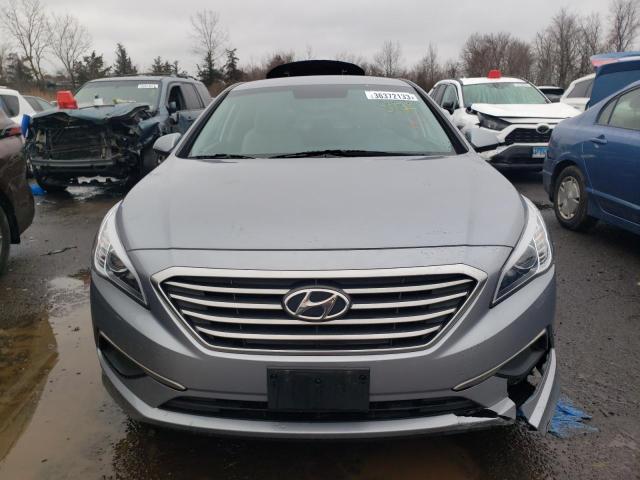 Photo 4 VIN: 5NPE24AF0GH320720 - HYUNDAI SONATA SE 