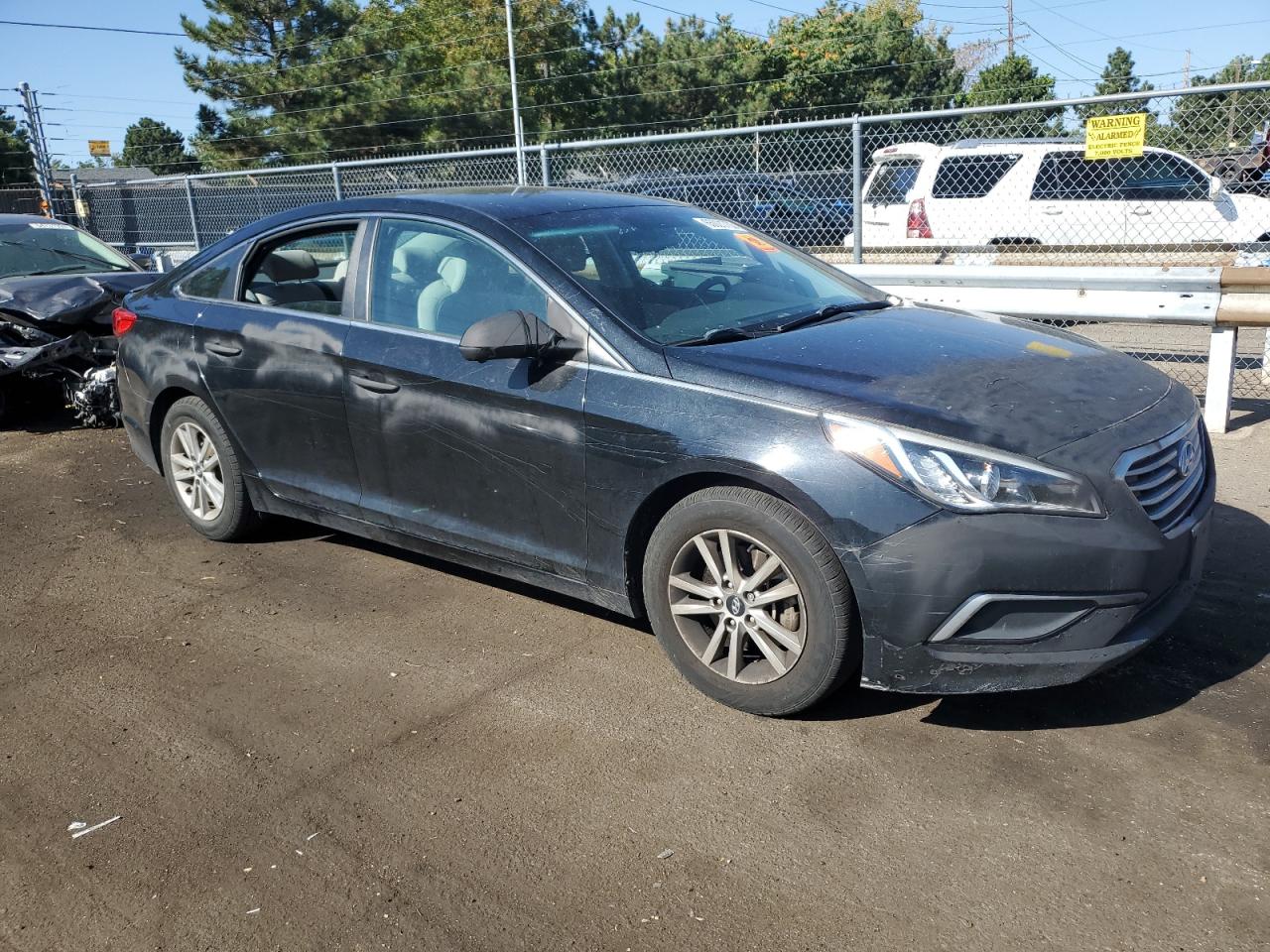 Photo 3 VIN: 5NPE24AF0GH321575 - HYUNDAI SONATA 