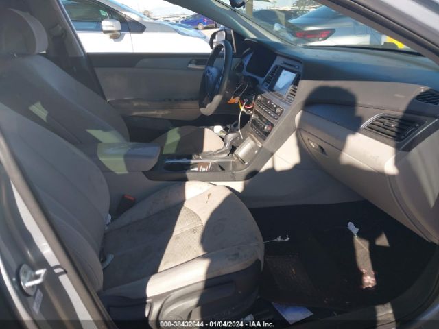 Photo 4 VIN: 5NPE24AF0GH332463 - HYUNDAI SONATA 