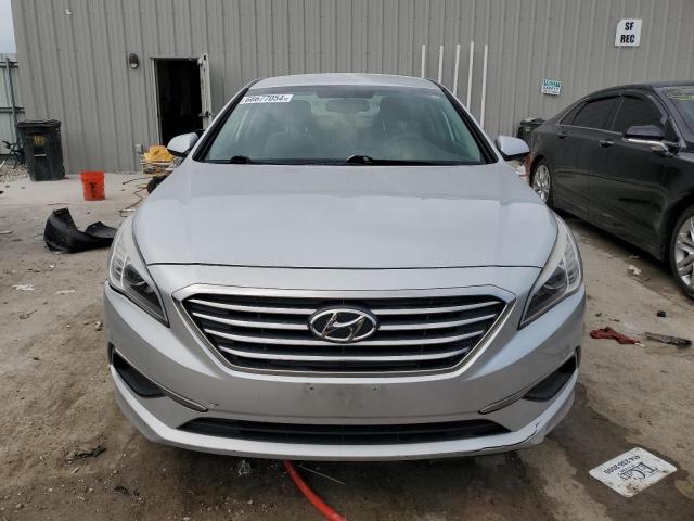 Photo 4 VIN: 5NPE24AF0GH336674 - HYUNDAI SONATA SE 