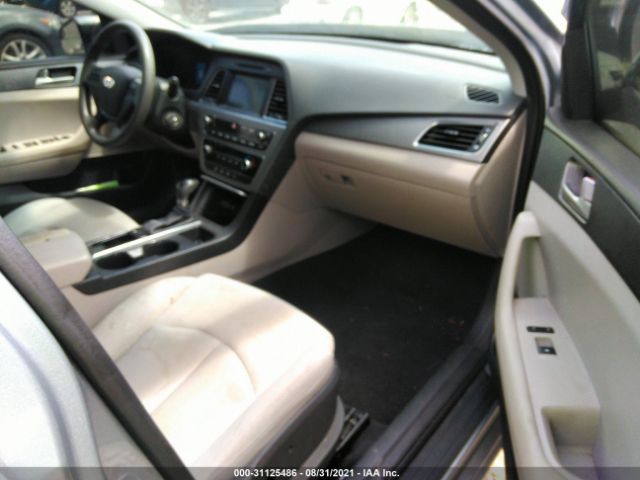 Photo 4 VIN: 5NPE24AF0GH338781 - HYUNDAI SONATA 