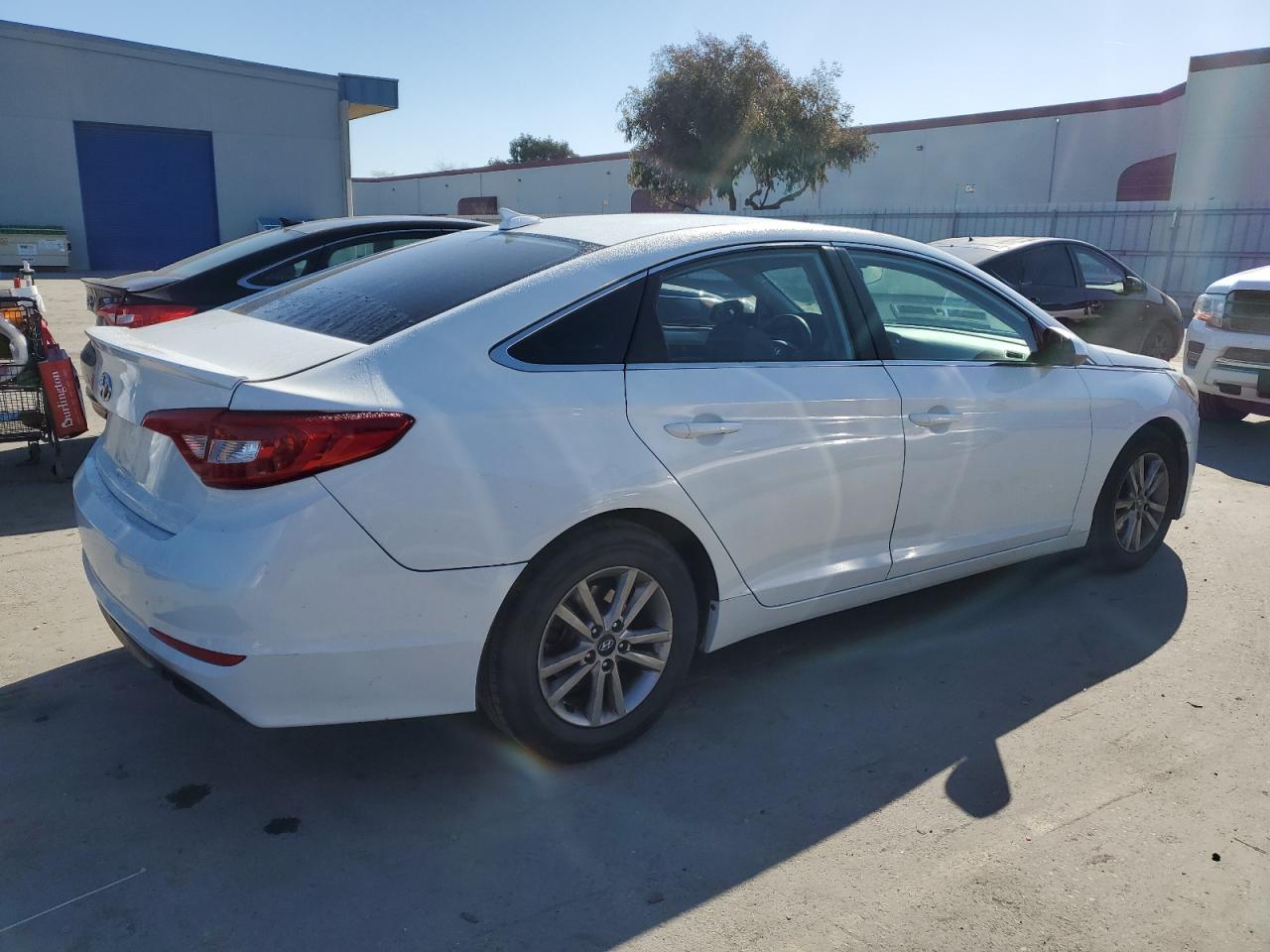 Photo 2 VIN: 5NPE24AF0GH340451 - HYUNDAI SONATA 