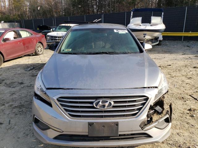 Photo 4 VIN: 5NPE24AF0GH354818 - HYUNDAI SONATA SE 