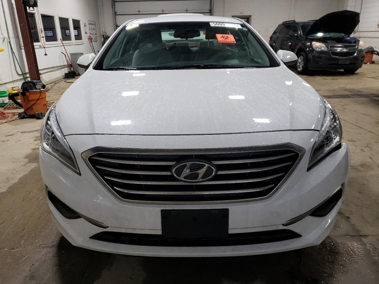 Photo 4 VIN: 5NPE24AF0GH362711 - HYUNDAI SONATA 