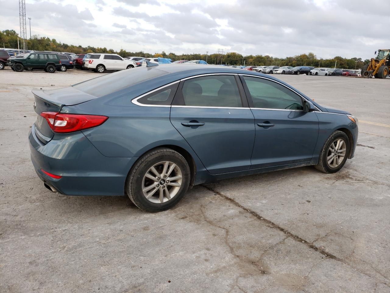 Photo 2 VIN: 5NPE24AF0GH372378 - HYUNDAI SONATA 