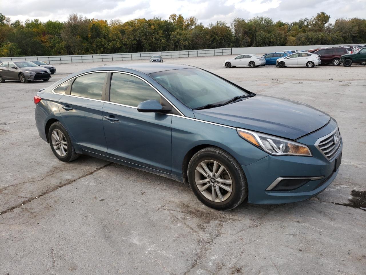 Photo 3 VIN: 5NPE24AF0GH372378 - HYUNDAI SONATA 