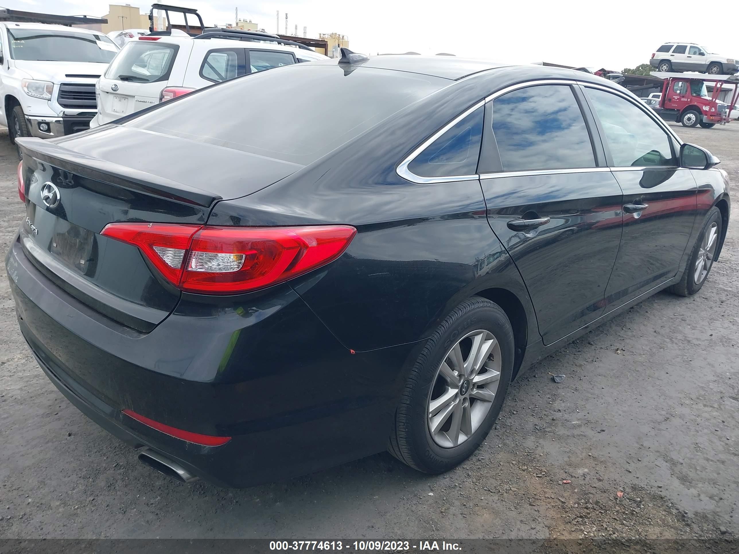 Photo 3 VIN: 5NPE24AF0GH393358 - HYUNDAI SONATA 