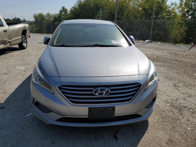 Photo 4 VIN: 5NPE24AF0GH404665 - HYUNDAI SONATA SE 