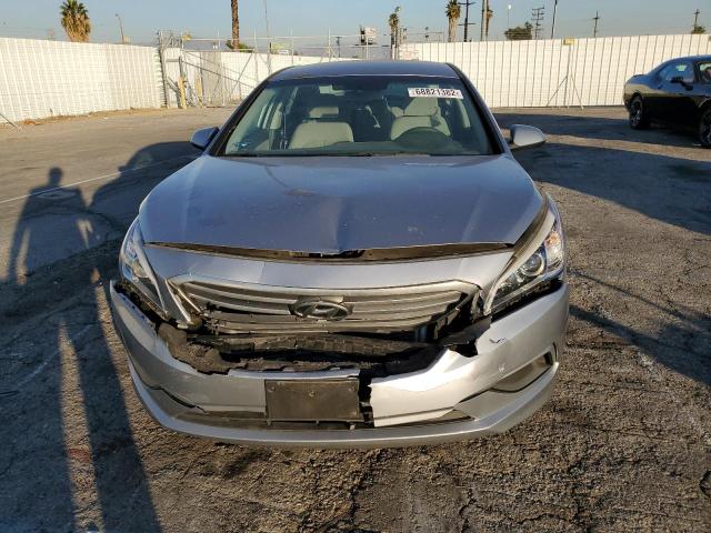 Photo 4 VIN: 5NPE24AF0HH449011 - HYUNDAI SONATA SE 