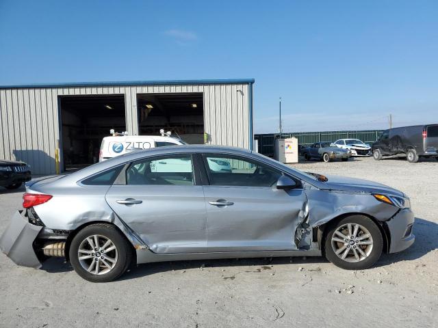 Photo 8 VIN: 5NPE24AF0HH477052 - HYUNDAI SONATA SE 