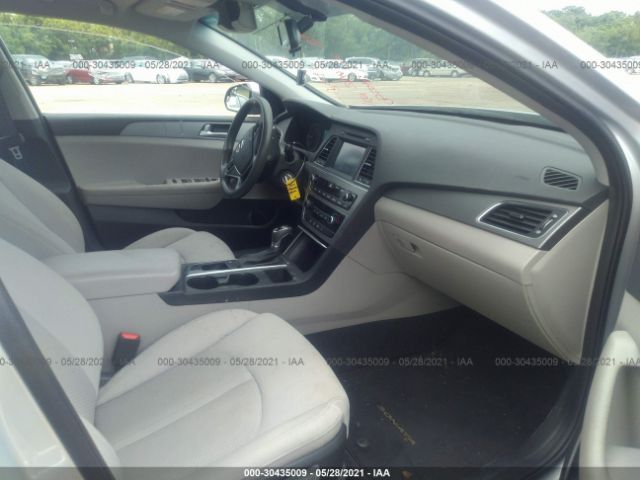 Photo 4 VIN: 5NPE24AF0HH481568 - HYUNDAI SONATA 