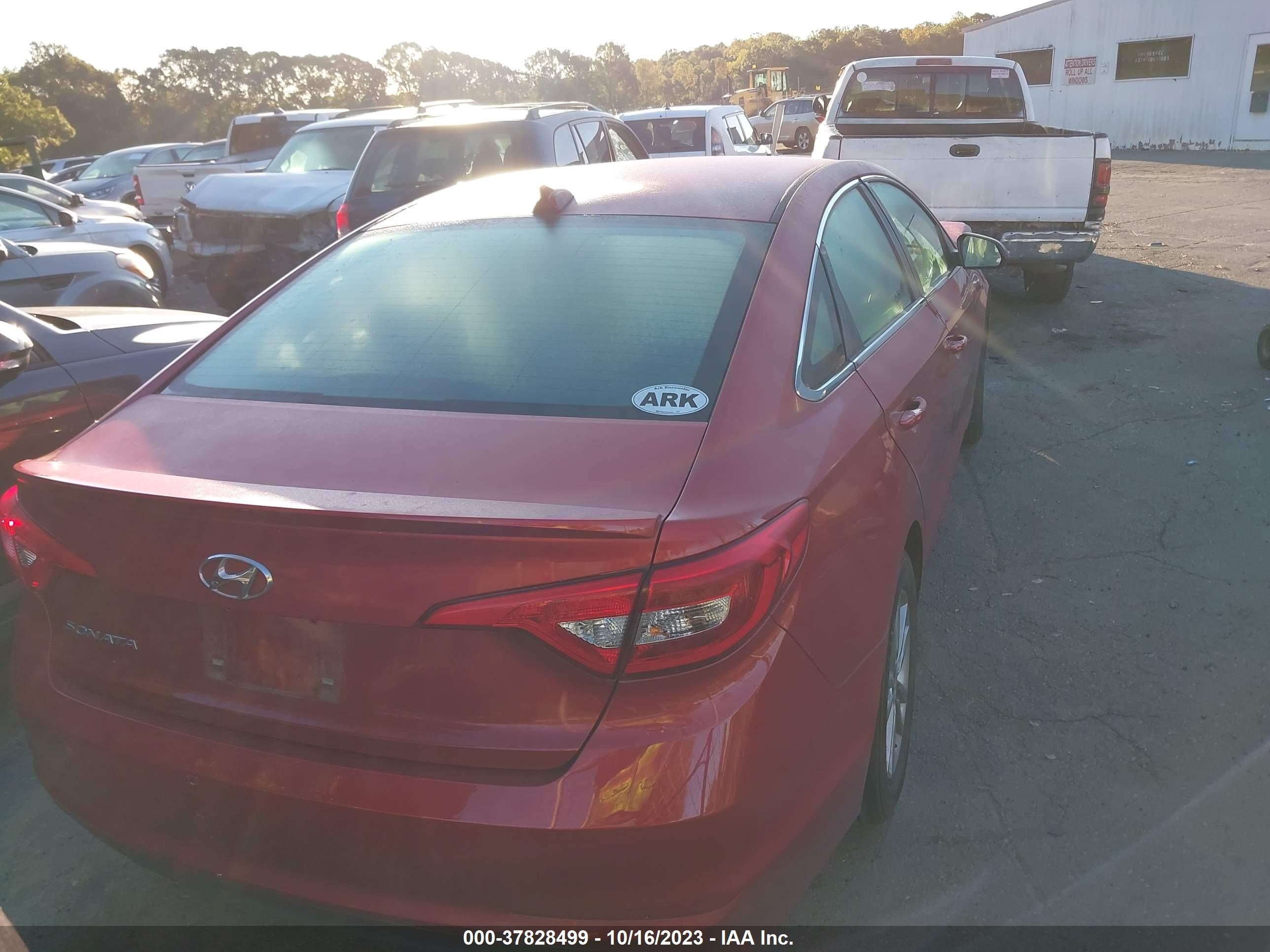 Photo 3 VIN: 5NPE24AF0HH485104 - HYUNDAI SONATA 