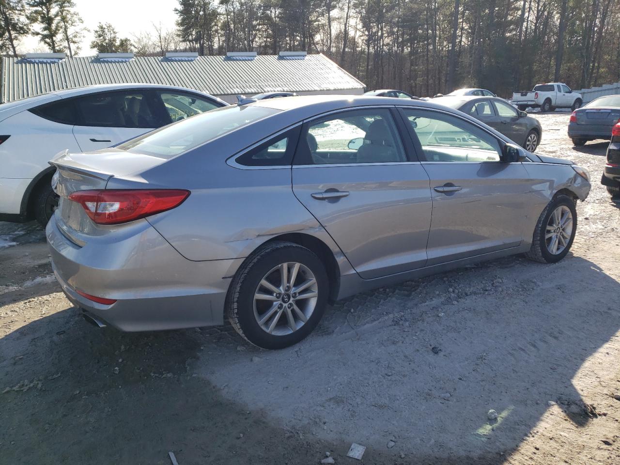 Photo 2 VIN: 5NPE24AF0HH492165 - HYUNDAI SONATA 