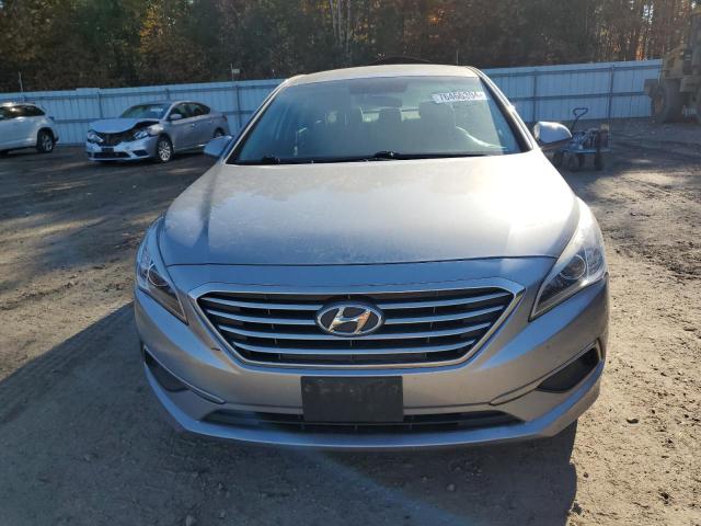 Photo 4 VIN: 5NPE24AF0HH515881 - HYUNDAI SONATA SE 