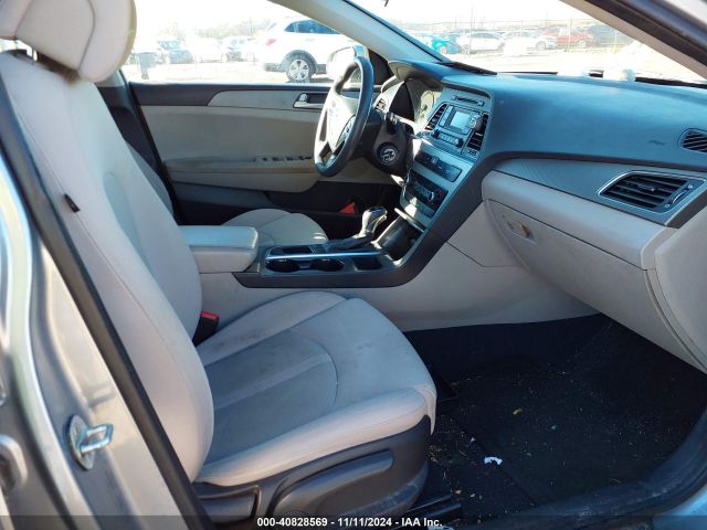 Photo 4 VIN: 5NPE24AF0HH517162 - HYUNDAI SONATA 