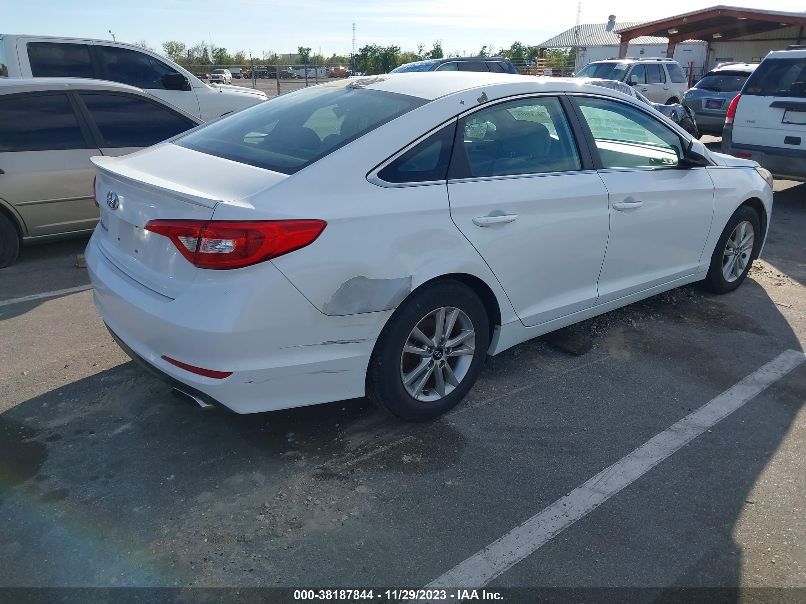 Photo 3 VIN: 5NPE24AF0HH520224 - HYUNDAI SONATA 