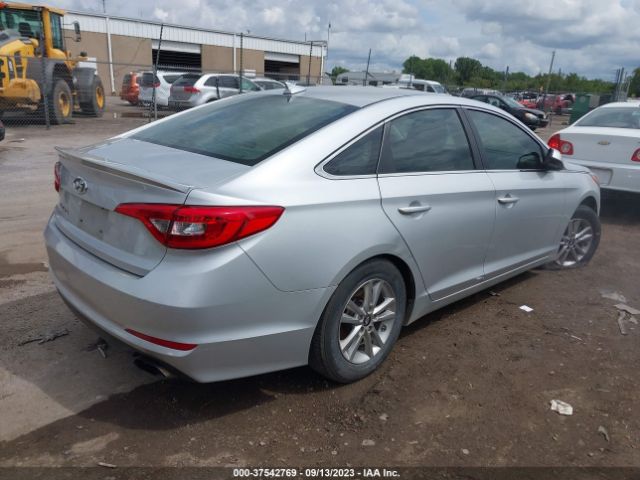 Photo 3 VIN: 5NPE24AF0HH529635 - HYUNDAI SONATA 