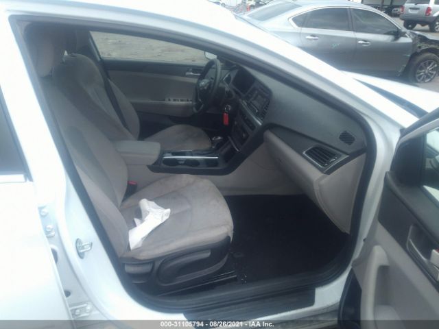 Photo 4 VIN: 5NPE24AF0HH536701 - HYUNDAI SONATA 