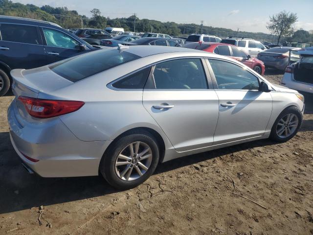 Photo 2 VIN: 5NPE24AF0HH563963 - HYUNDAI SONATA SE 