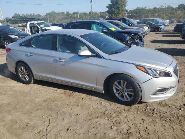 Photo 3 VIN: 5NPE24AF0HH563963 - HYUNDAI SONATA SE 