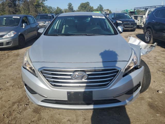 Photo 4 VIN: 5NPE24AF0HH563963 - HYUNDAI SONATA SE 