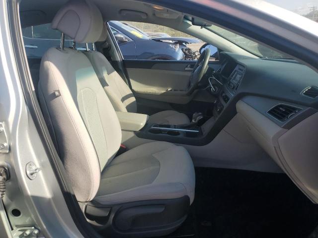 Photo 6 VIN: 5NPE24AF0HH563963 - HYUNDAI SONATA SE 