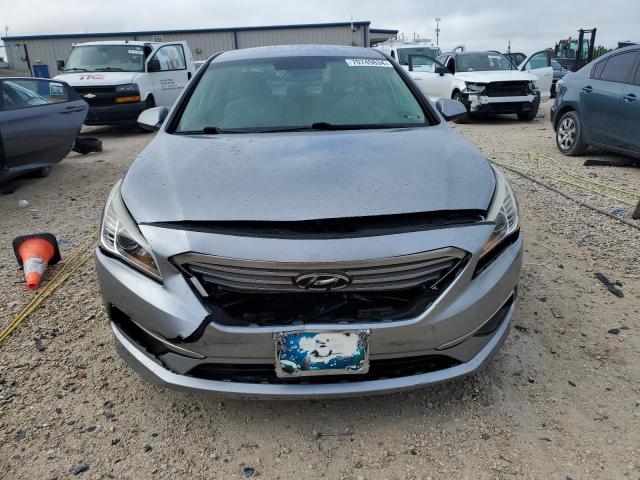 Photo 4 VIN: 5NPE24AF0HH572906 - HYUNDAI SONATA SE 