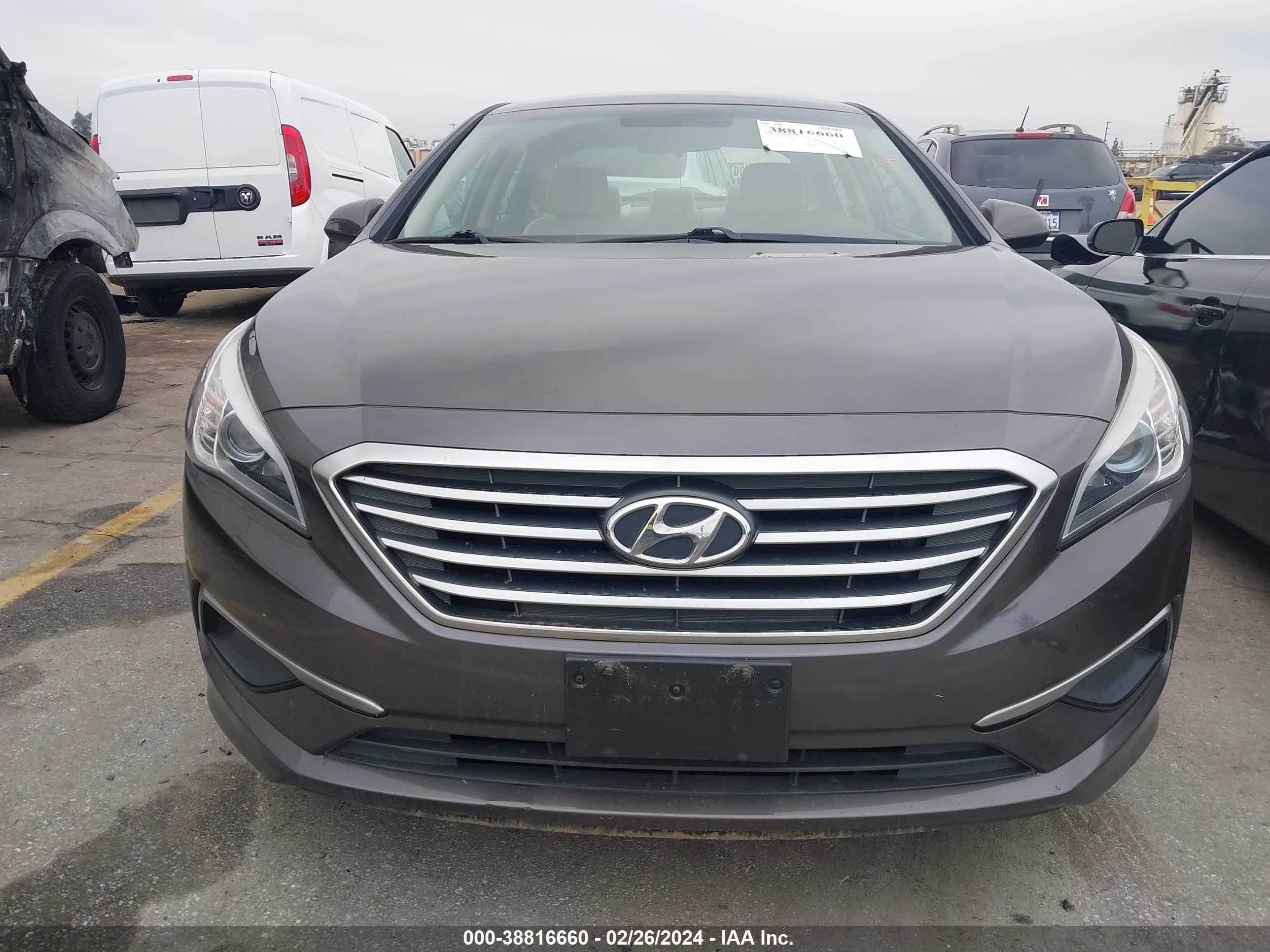 Photo 12 VIN: 5NPE24AF0HH585915 - HYUNDAI SONATA 