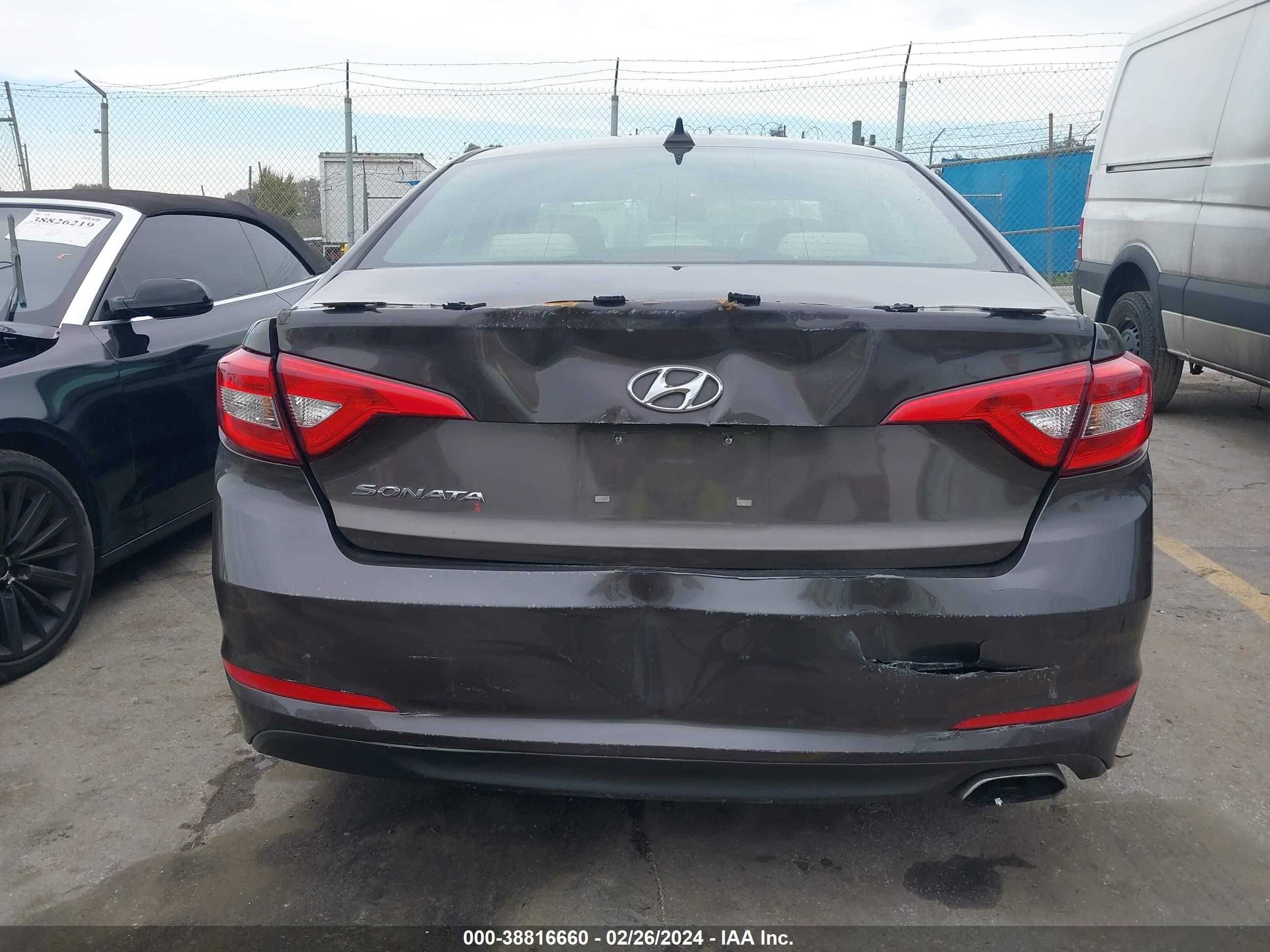 Photo 16 VIN: 5NPE24AF0HH585915 - HYUNDAI SONATA 